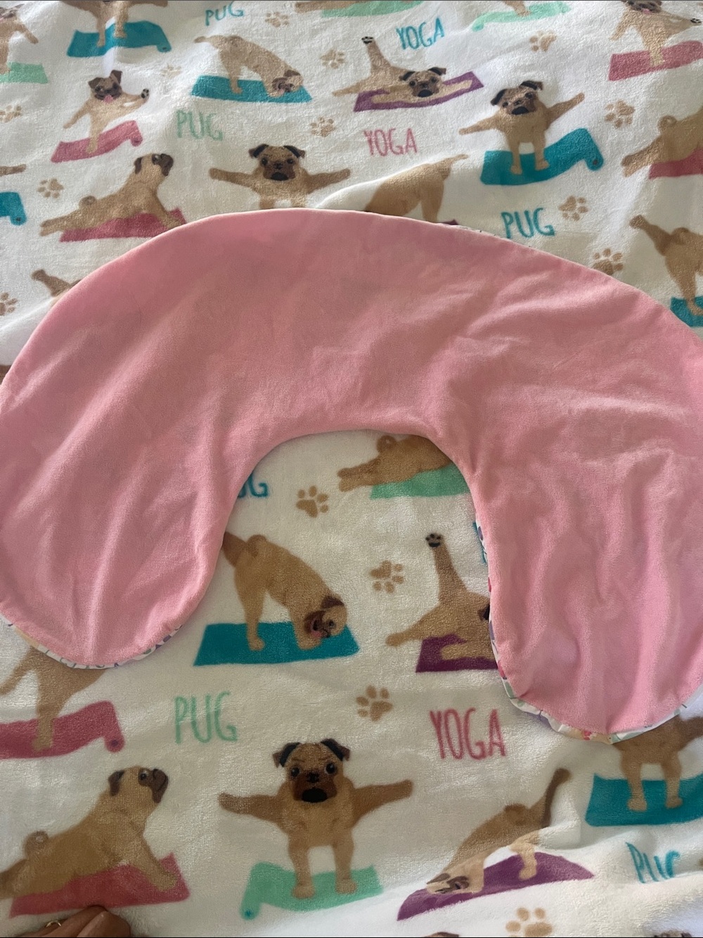 🌈 Graco Cover Floral Velvety pink Side Breastfeeding Supplies